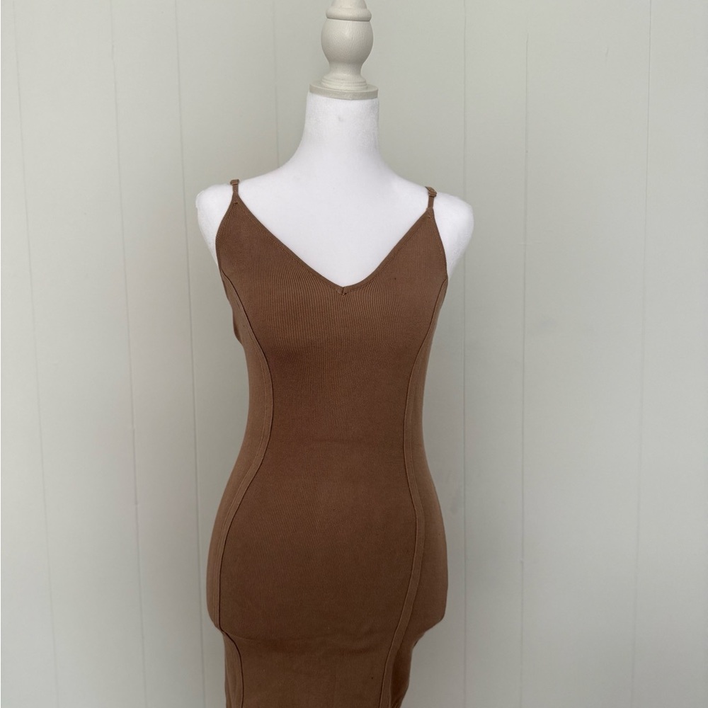 Sleek Brown Ribbed Bodycon Midi Dress